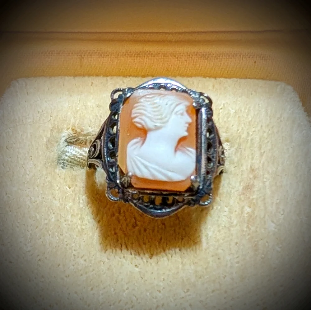 Edwardian Shell Cameo Sterling Silver Ring - Picture 1 of 6